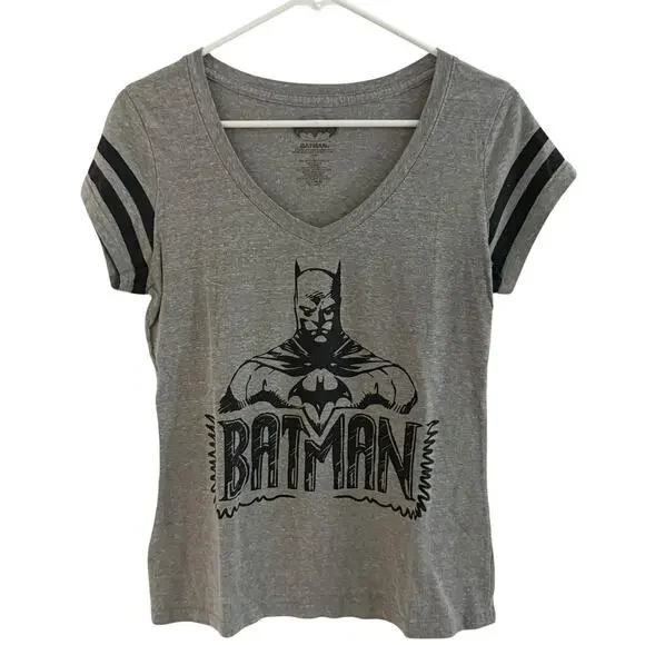 Batman Tee shirt L Large Youth V-Neck Gray‎ Black Batman Graphic Short Sleeve - Picture 7 of 7